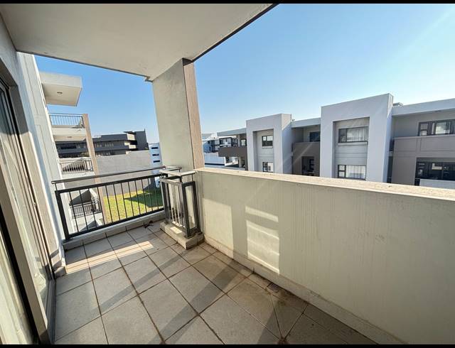 2 BEDROOM APARTMENT FOR SALE IN UMHLANGA RIDGE